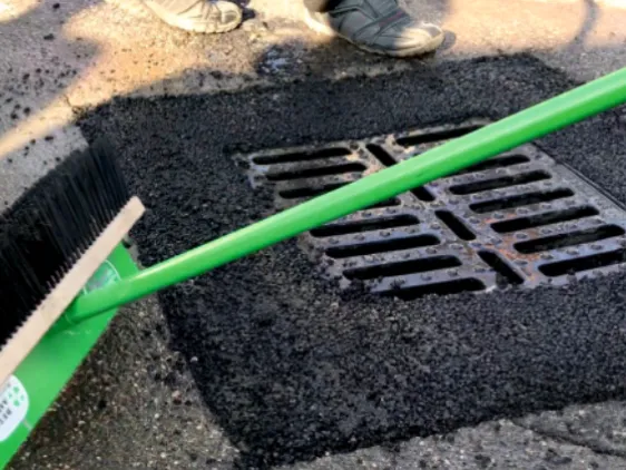 Trotuar plombat cu KaltAsphalt Plus